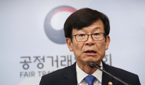 상조업체 15곳을 이달 퇴출을 발표한 김상조 공정거래위원장 [출처-연합뉴스