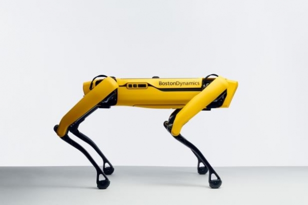 보스턴 다이내믹스가 개발한 4족 보행 로봇 '스폿'
