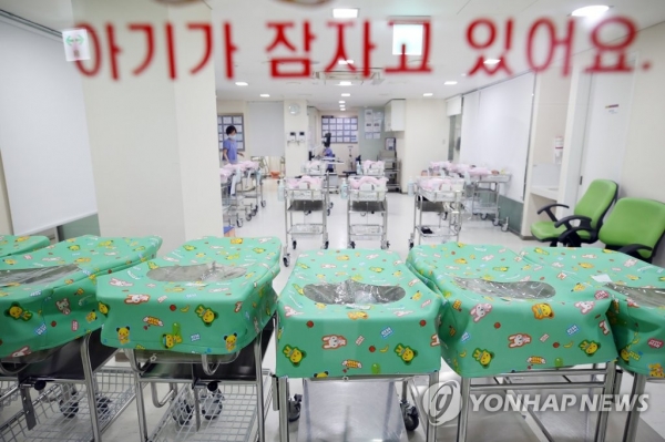 서울의 한 대형병원 신생아실. 