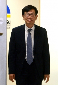 '재계 저승사자' 김상조, 이중근 부영 회장 고발키로