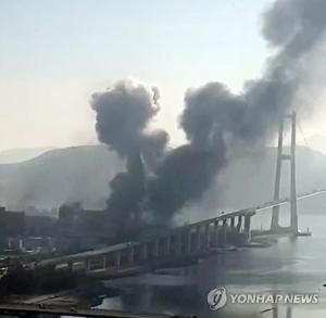 ‘구멍 숭숭’ 포스코 안전…광양제철소 또 폭발사고, 5명 중경상