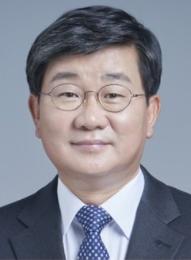 문대통령, 4개부처 개각…김현미 교체·추미애 유임