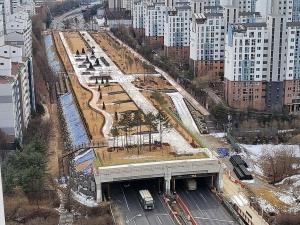 '분당~수서 고속화도로' 상부 1.6㎞ 공원화 공사 73%…내년 6월 완공