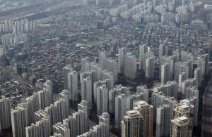 서울 아파트 평균 매매가 3년4개월만에 하락…12억7000만원